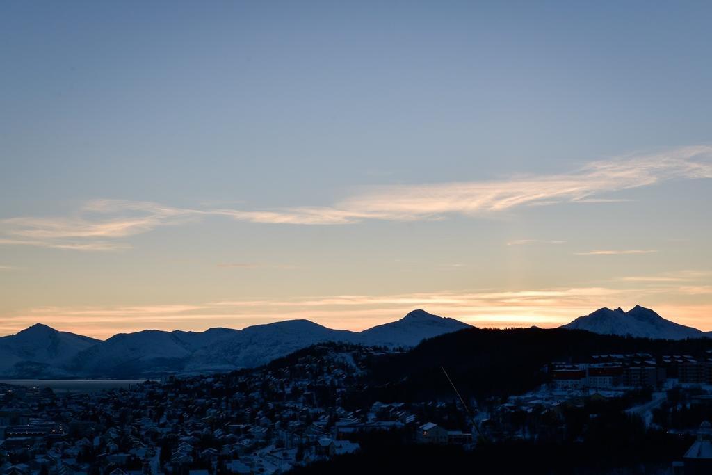 Pingvinhotellet Unn Tromsø Exterior foto